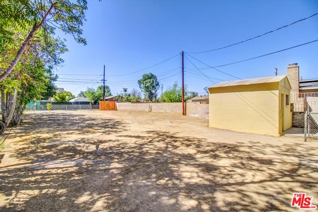 369 W 1st St, Perris, CA 92570 photo 2