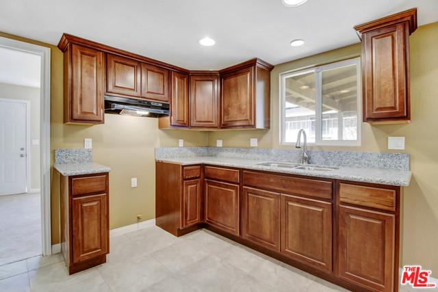 369 W 1st St, Perris, CA 92570 photo 5