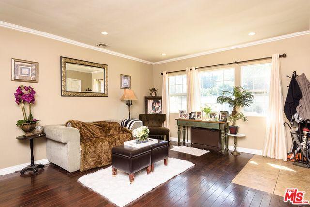 19641 Lanark St, Reseda, CA 91335 photo 4