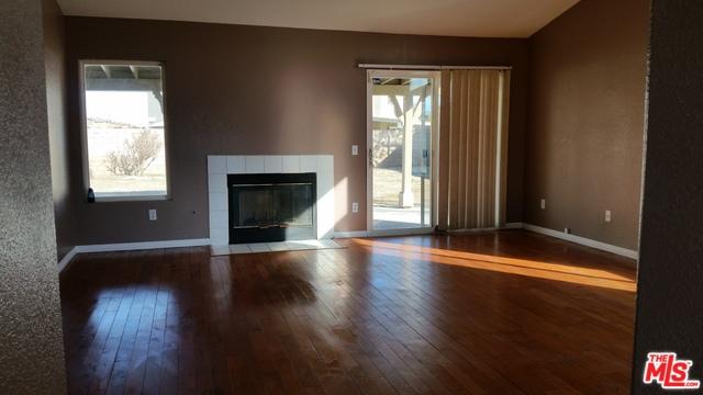 37052 57th St, Palmdale, CA 93552 photo 4