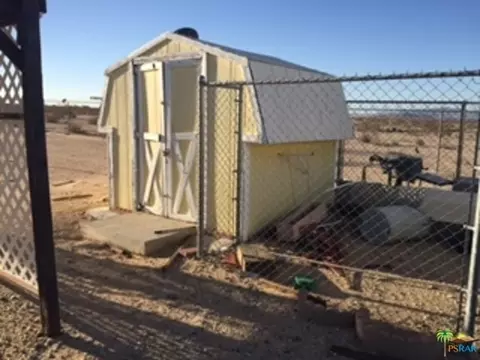 6408 Moonlight Rd, Twentynine Palms, CA 92277 photo 3