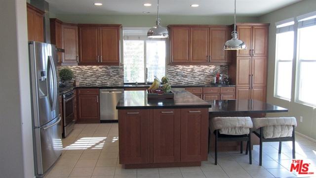 11085 Renaissance Dr, Tujunga, CA 91042 photo 2