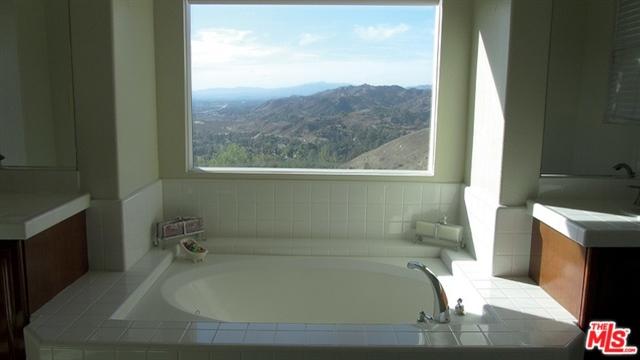 11085 Renaissance Dr, Tujunga, CA 91042 photo 16
