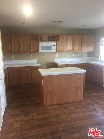 45032 Palm Ln, Lancaster, CA 93535 photo 4