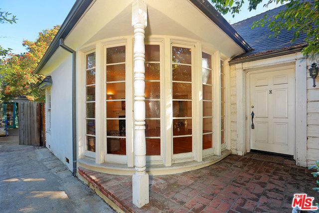 10327 Rossbury Pl, Los Angeles, CA 90064 photo 4