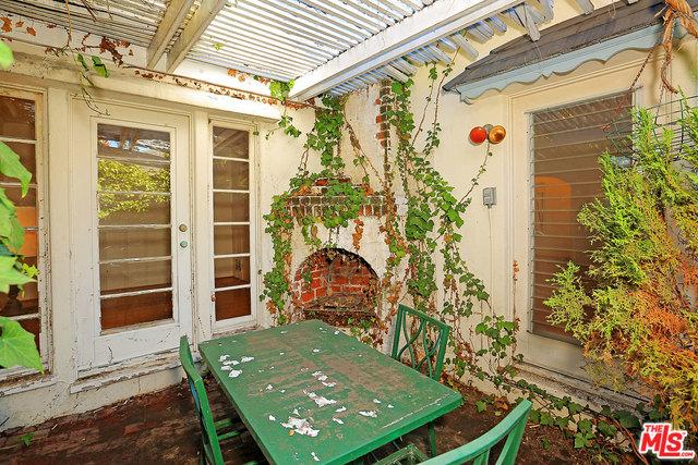 10327 Rossbury Pl, Los Angeles, CA 90064 photo 19