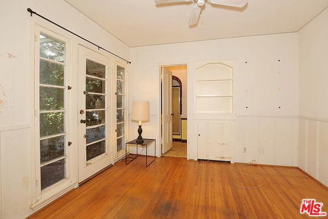 10327 Rossbury Pl, Los Angeles, CA 90064 photo 13
