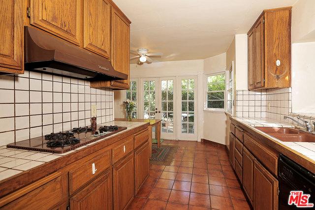 10327 Rossbury Pl, Los Angeles, CA 90064 photo 11