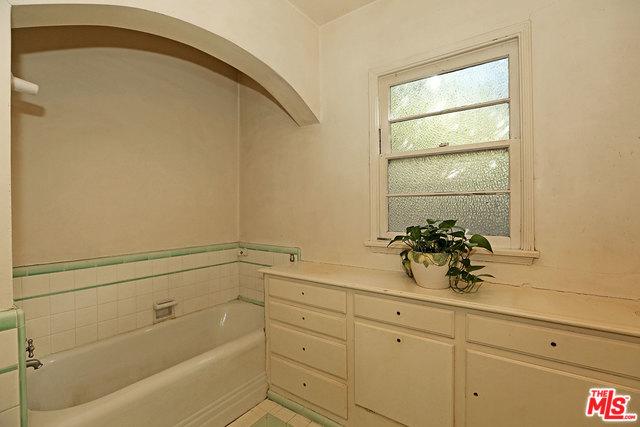 10327 Rossbury Pl, Los Angeles, CA 90064 photo 18