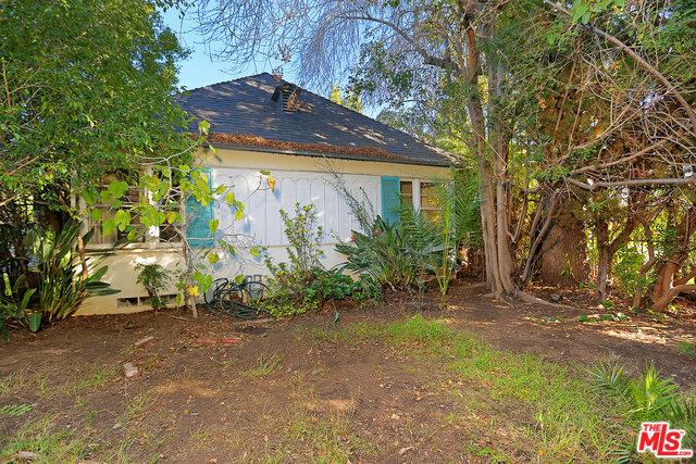 10327 Rossbury Pl, Los Angeles, CA 90064 photo 2