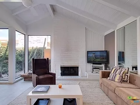 2550 Miramonte Cir, Palm Springs, CA 92264 photo 2