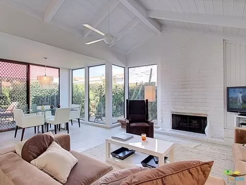 2550 Miramonte Cir, Palm Springs, CA 92264 photo 1