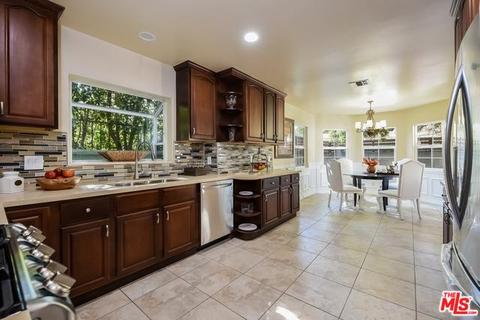 13609 Chandler, Sherman Oaks, CA 91401 photo 10