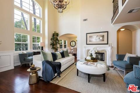 13609 Chandler, Sherman Oaks, CA 91401 photo 2