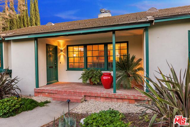 14960 Hamlin St, Van Nuys, CA 91411 photo 2