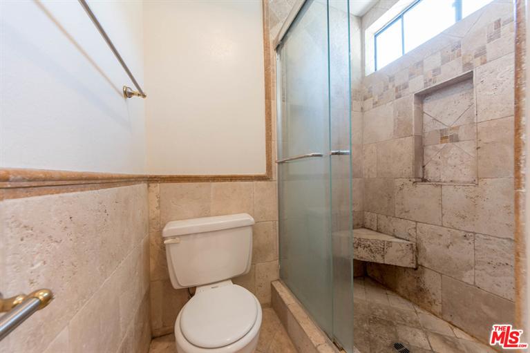535 E Cedar Ave #E, Burbank, CA 91501 photo 39