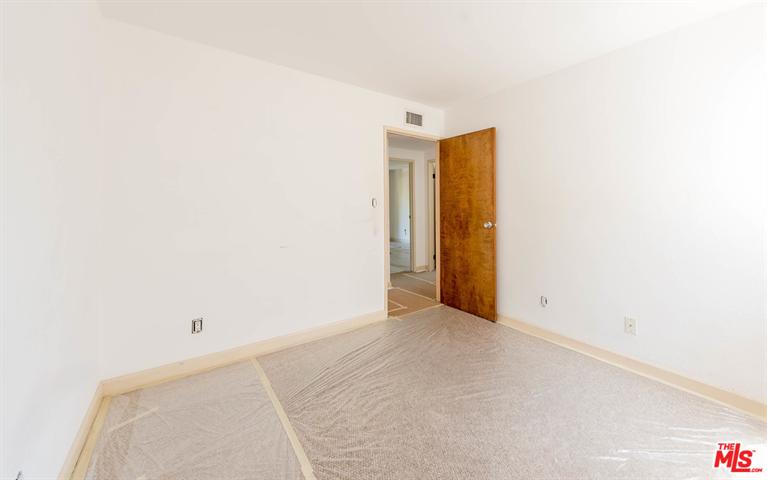 535 E Cedar Ave #E, Burbank, CA 91501 photo 23