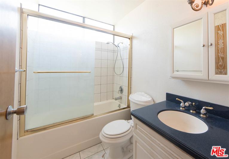 535 E Cedar Ave #E, Burbank, CA 91501 photo 27