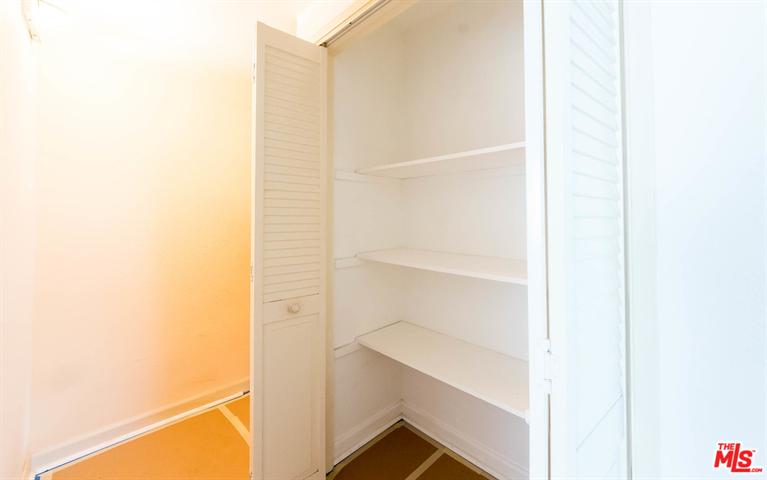 535 E Cedar Ave #E, Burbank, CA 91501 photo 22