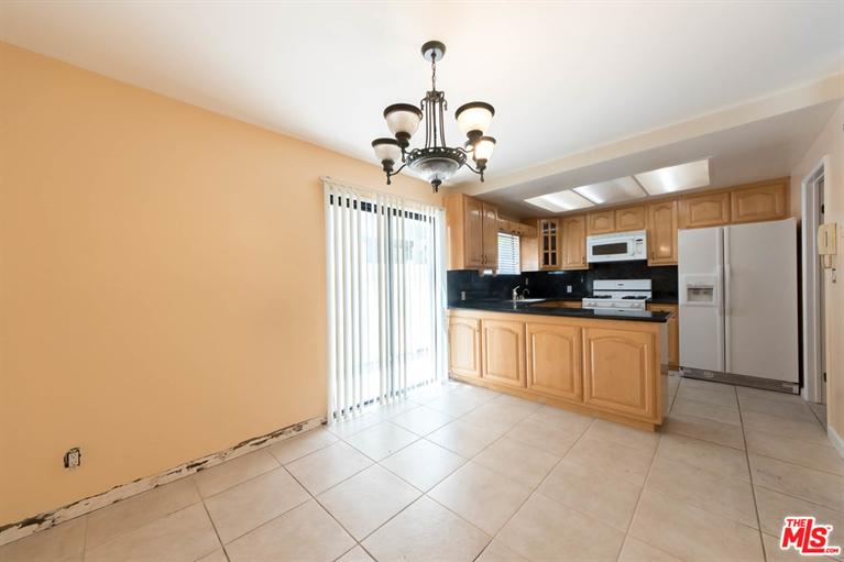 535 E Cedar Ave #E, Burbank, CA 91501 photo 9