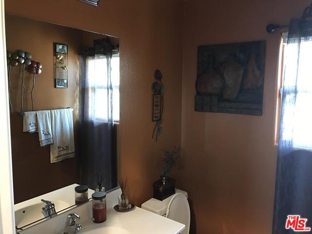 807 W Kemp Ct, Compton, CA 90220 photo 8