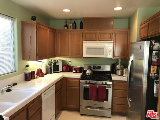 807 W Kemp Ct, Compton, CA 90220 photo 5