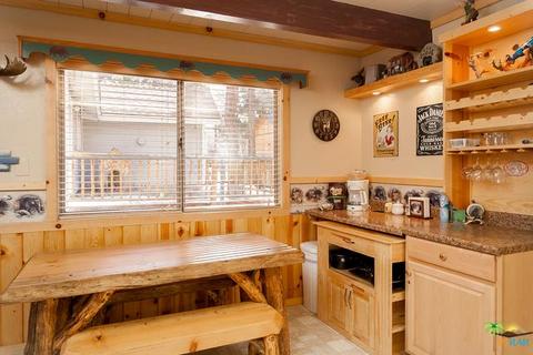 360 Wabash Ln, Sugarloaf, CA 92386 photo 7