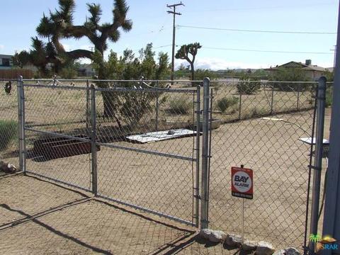 3696 Ruidosa Ave, Yucca Valley, CA 92284 photo 2