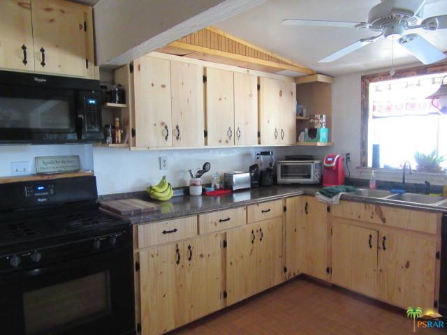 816 Border Ave, Joshua Tree, CA 92252 photo 2