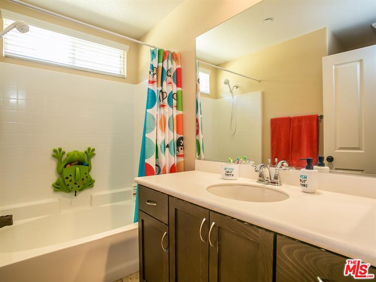 9610 Cherry Hill St, Pacoima, CA 91331 photo 16