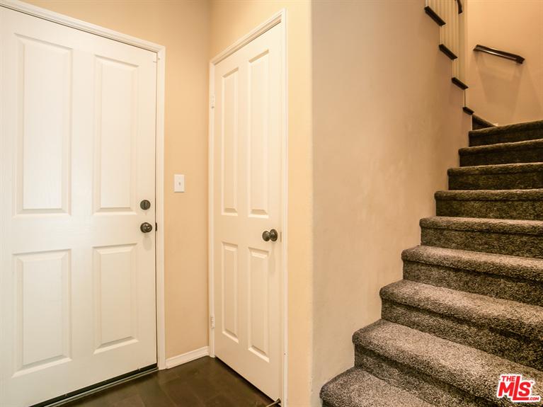 9610 Cherry Hill St, Pacoima, CA 91331 photo 3