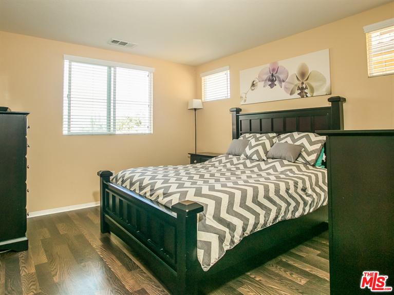 9610 Cherry Hill St, Pacoima, CA 91331 photo 10