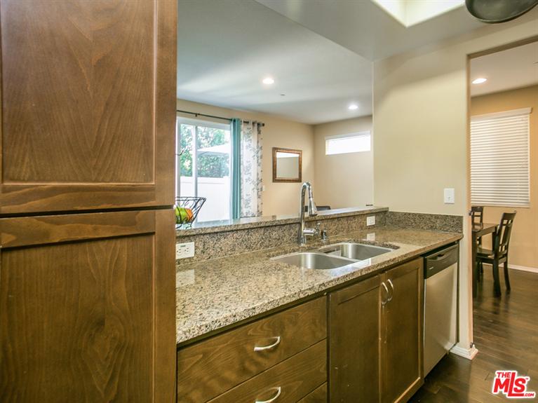 9610 Cherry Hill St, Pacoima, CA 91331 photo 9