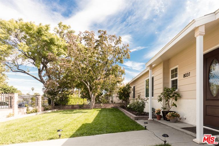 8031 White Oak Ave, Reseda, CA 91335 photo 2