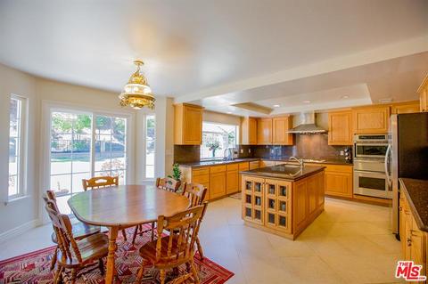 2460 Flintridge Dr, Glendale, CA 91206 photo 10