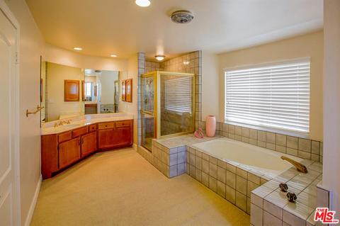 2460 Flintridge Dr, Glendale, CA 91206 photo 13