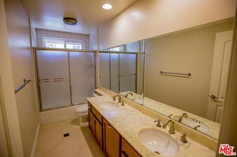 2460 Flintridge Dr, Glendale, CA 91206 photo 18
