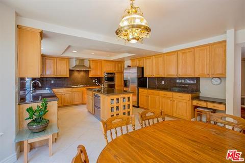 2460 Flintridge Dr, Glendale, CA 91206 photo 11