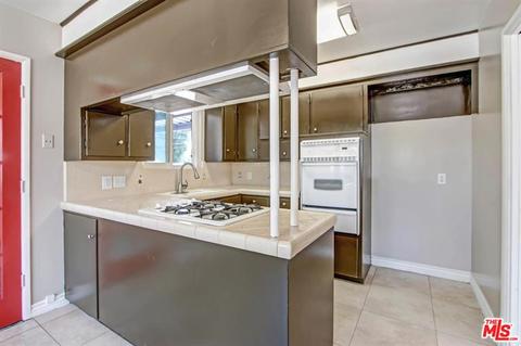 27197 Crest St, Highland, CA 92346 photo 8
