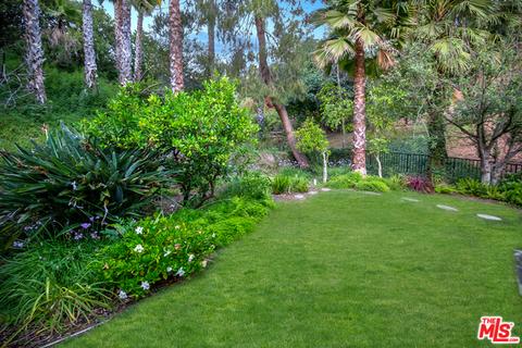 1265 Chateau Rd, Pasadena, CA 91105 photo 24
