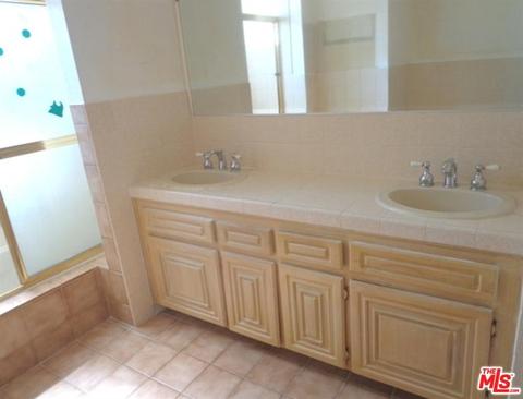 1305 S Tamarind Ave, Compton, CA 90220 photo 18