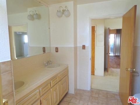 1305 S Tamarind Ave, Compton, CA 90220 photo 20