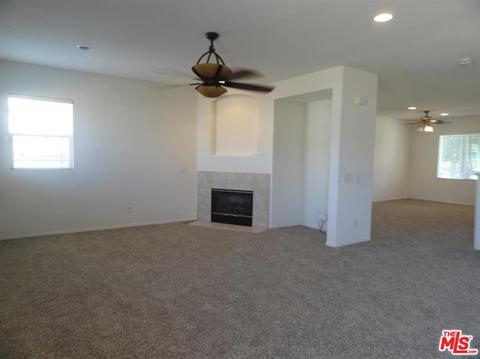 37607 Ruby Red Ln, Palmdale, CA 93551 photo 3