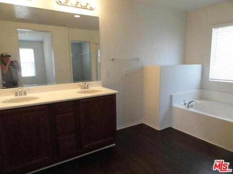 37607 Ruby Red Ln, Palmdale, CA 93551 photo 9