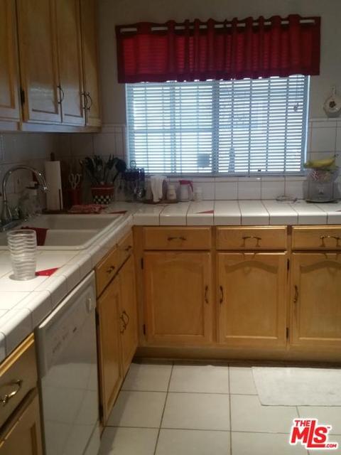 735 E Charron Pl, Compton, CA 90220 photo 8