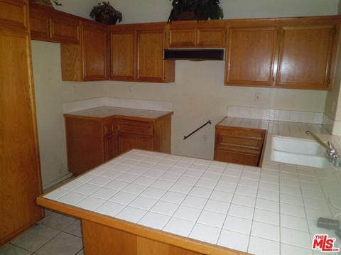 1429 Salmon River Rd, Riverside, CA 92501 photo 3