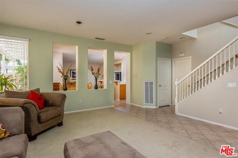 2476 Gatehouse Ln, Simi Valley, CA 93063 photo 3