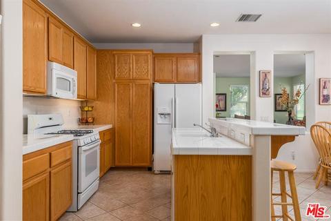 2476 Gatehouse Ln, Simi Valley, CA 93063 photo 5