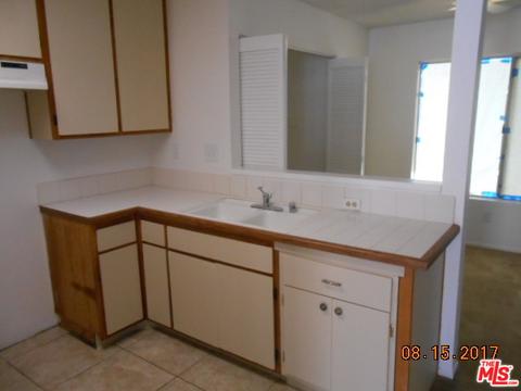 175 Racquet Club Dr, Compton, CA 90220 photo 7