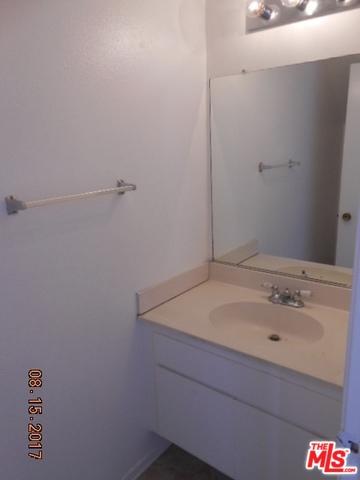 175 Racquet Club Dr, Compton, CA 90220 photo 8